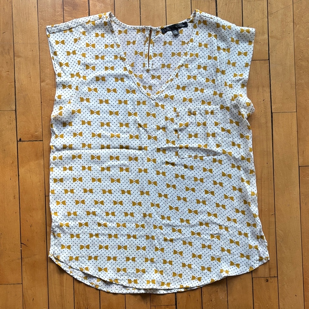 Golden bows w/ polka dots white cream blouse - Women’s Small